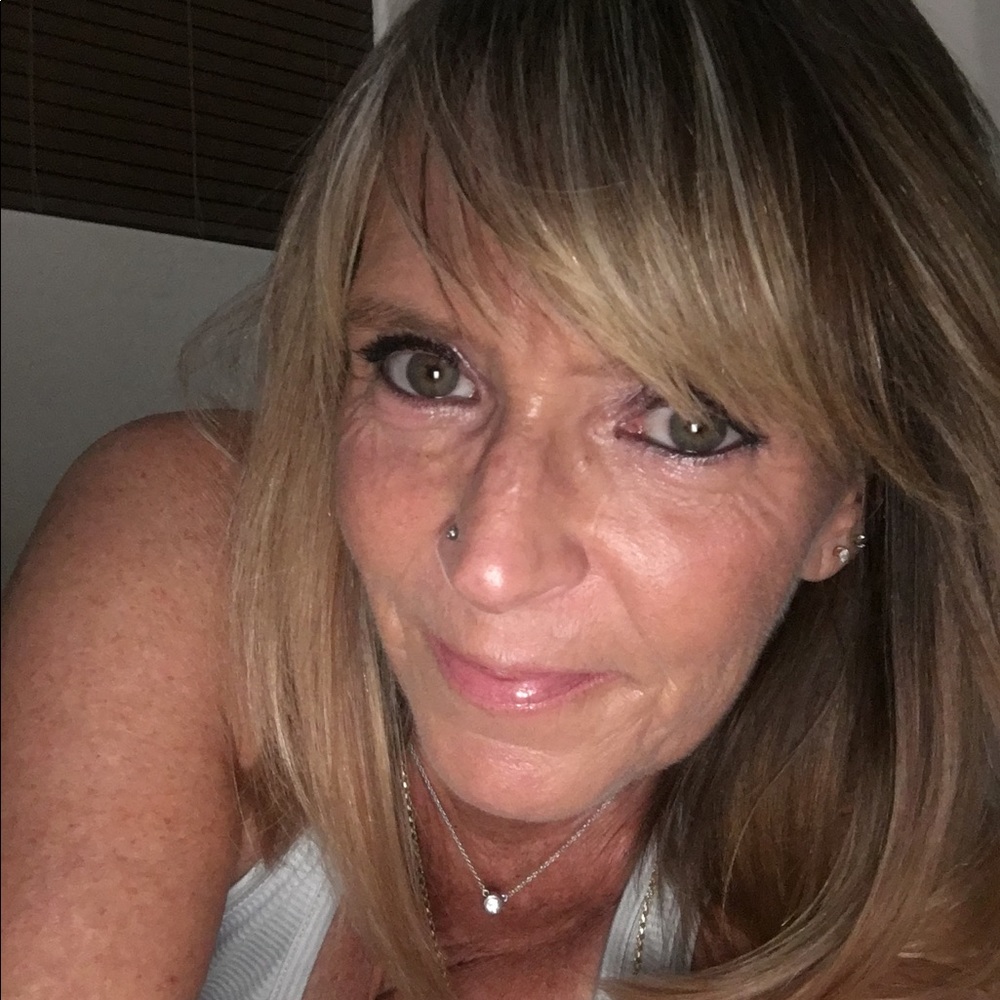 Meet your Posher, Deb